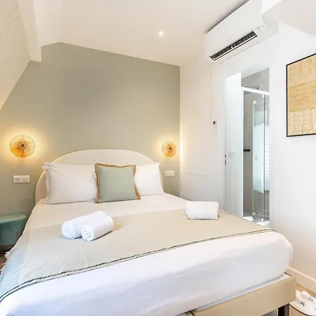 Appartement B6g 2pers Wagram Ternes With Ac Parijs